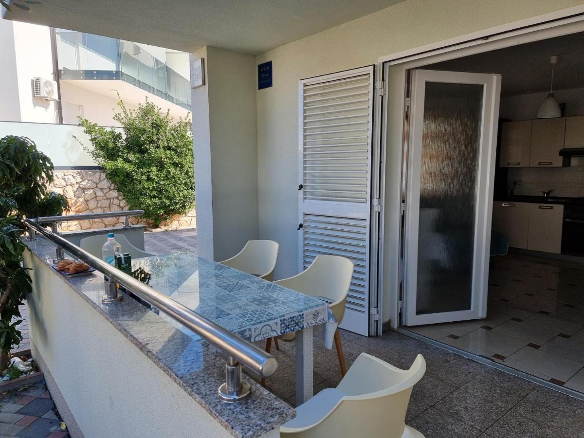 The Golden Grotto Apartments Novalja Exterior foto